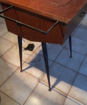 Macchina Da Cucire Salmoiraghi 133 In Mobile Di Design, Anni '50 '60