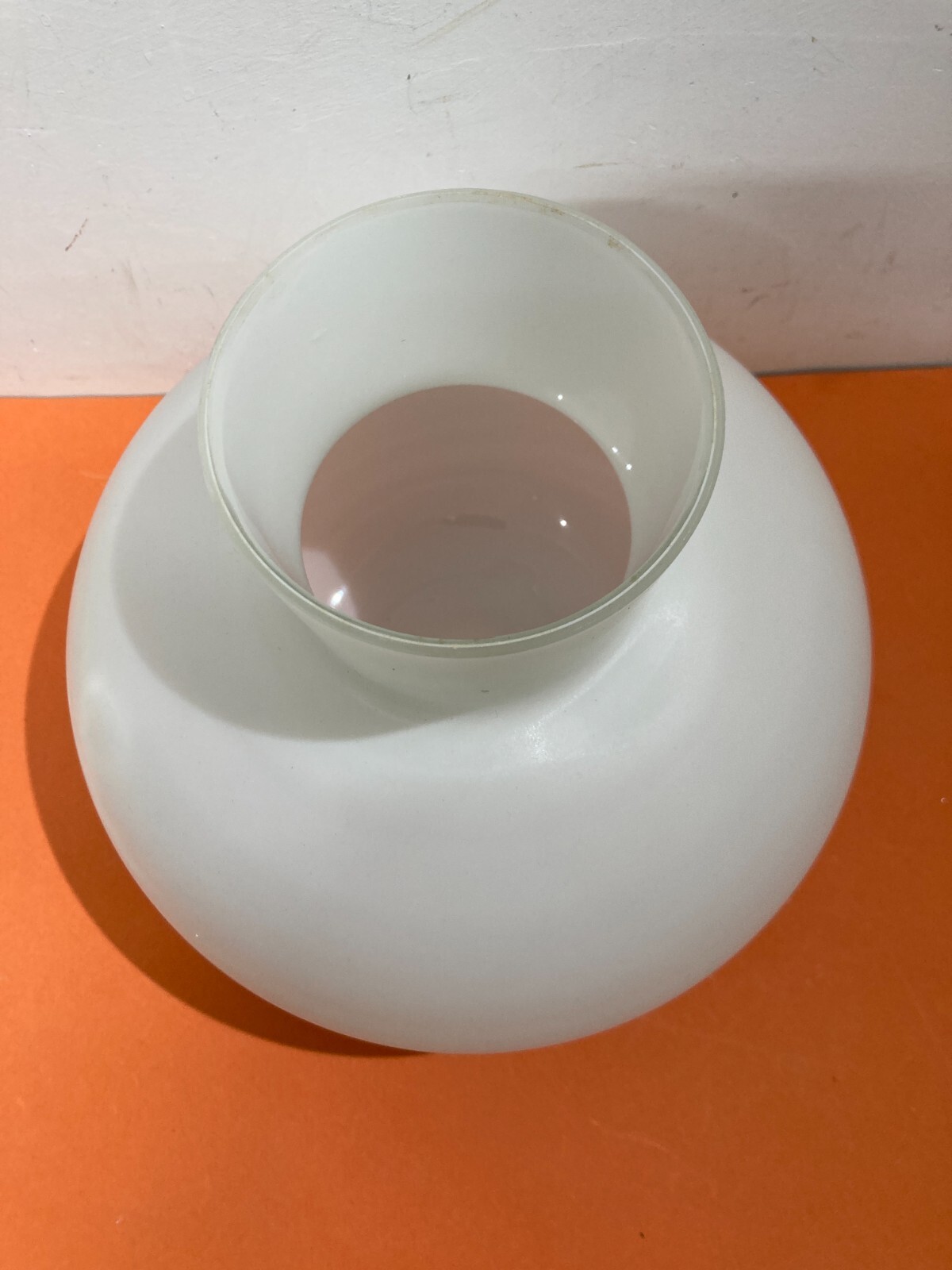 Modernariato, Design Decorativo: Vaso In Vetro Bianco Satinato