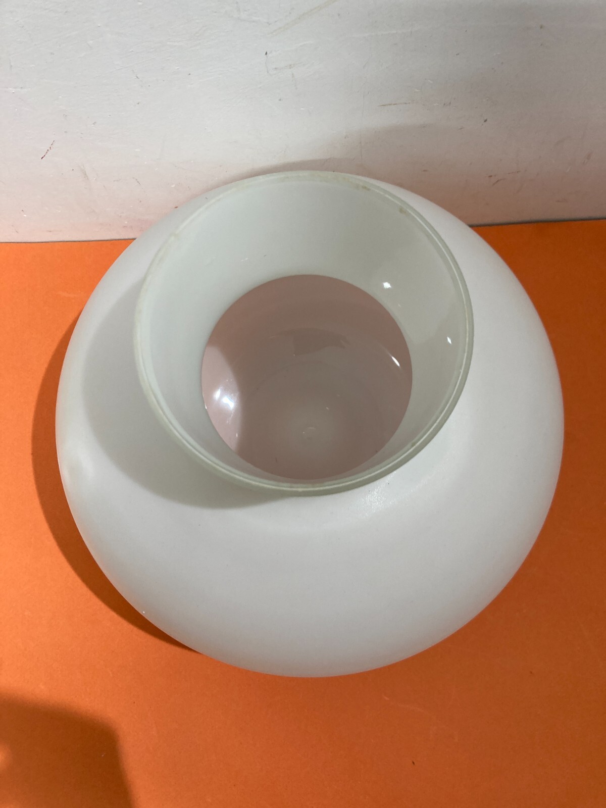 Modernariato, Design Decorativo: Vaso In Vetro Bianco Satinato
