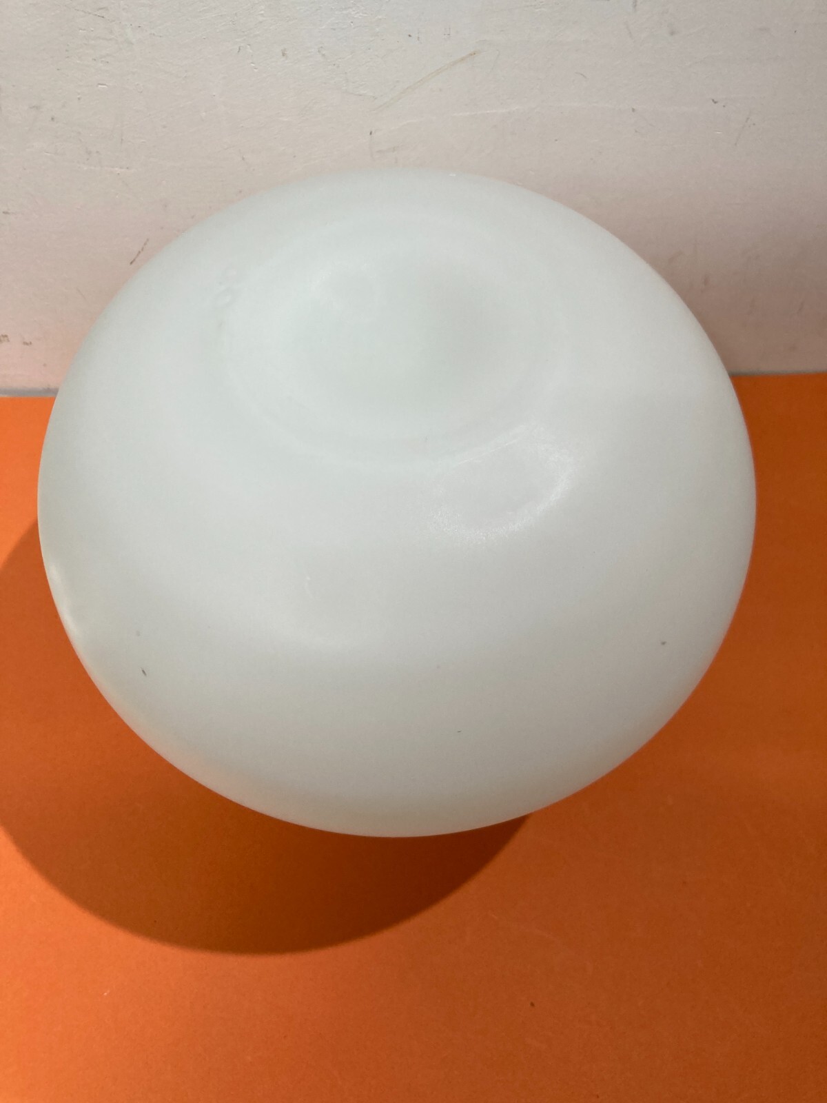 Modernariato, Design Decorativo: Vaso In Vetro Bianco Satinato