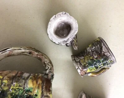 Sardegna: Nuraghe in Ceramica di Massidda (bottiglia e Tazze)