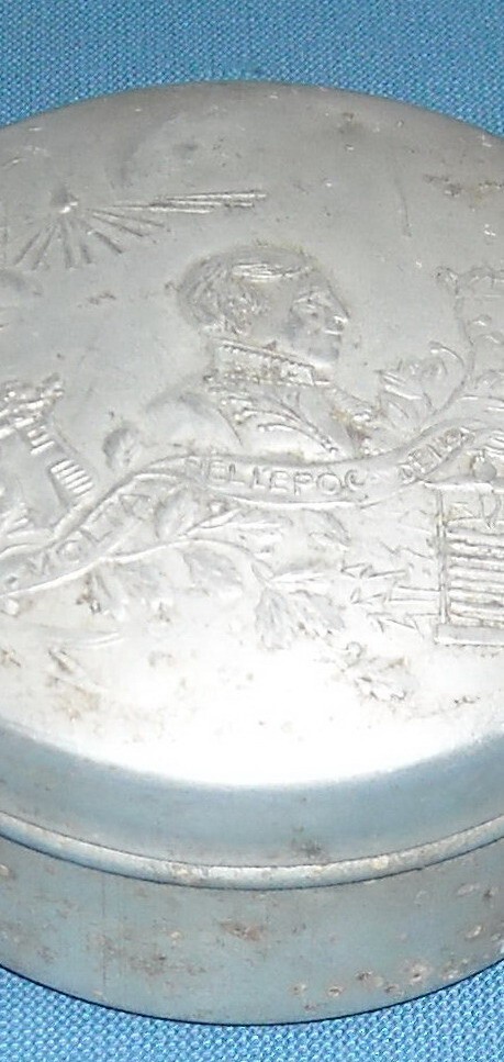 Alessandro Volta: Astuccio Commemorativo In Metallo Con Ritratto E Allegoria Araldica