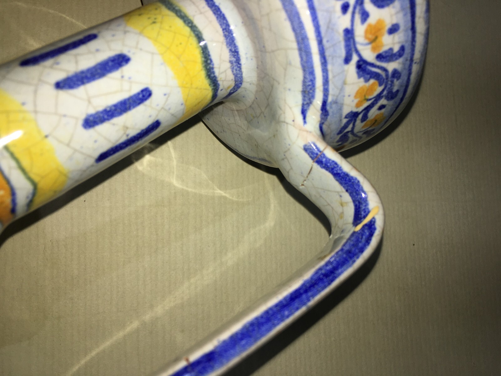 Marche, Urbino: Soprammobile Decorativo, Bugia Porta Candela In Ceramica Policroma