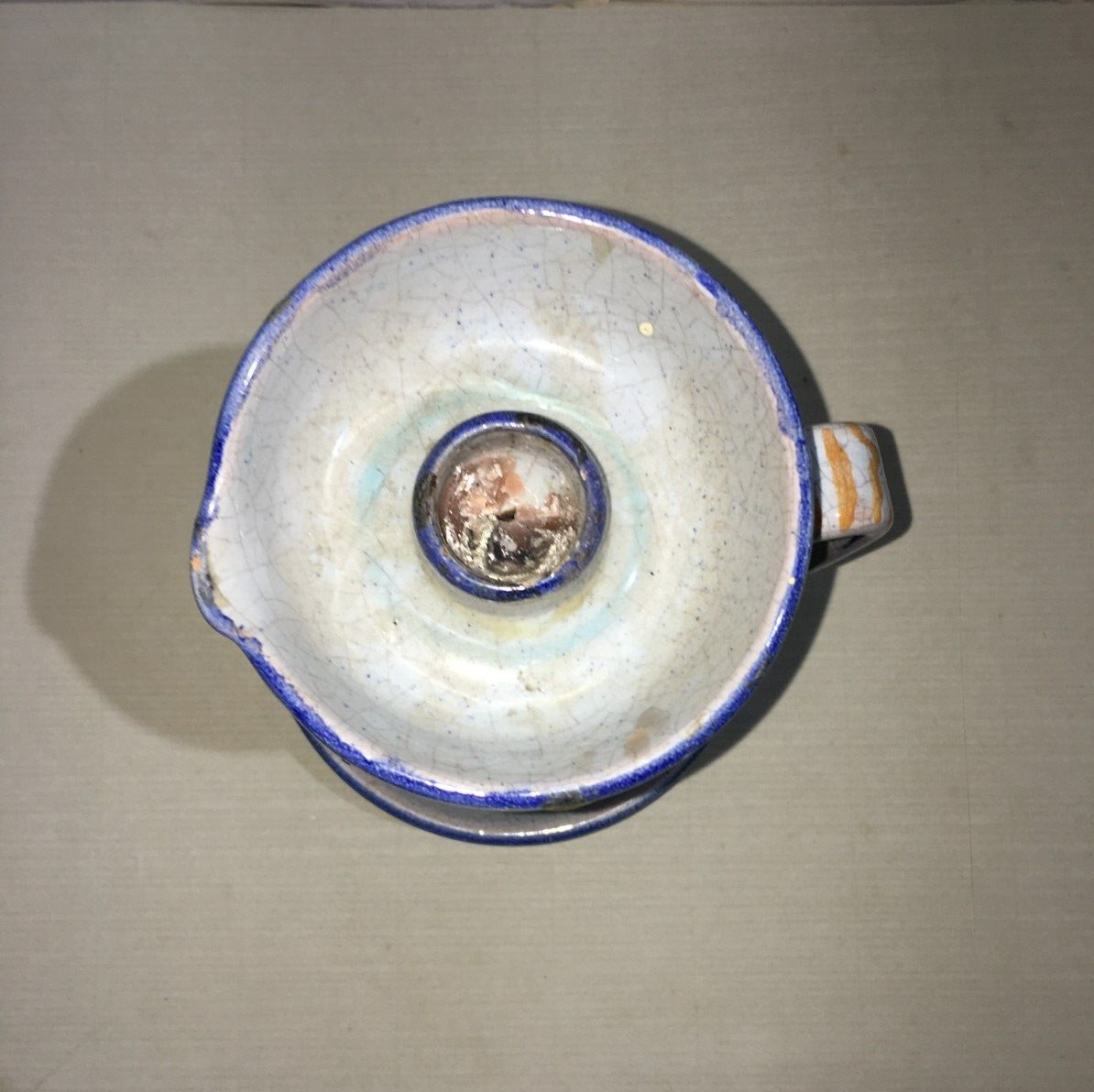 Marche, Urbino: Soprammobile Decorativo, Bugia Porta Candela In Ceramica Policroma