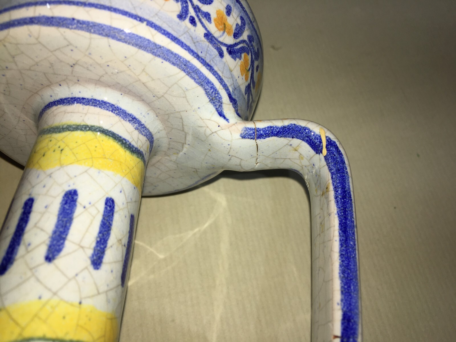 Marche, Urbino: Soprammobile Decorativo, Bugia Porta Candela In Ceramica Policroma