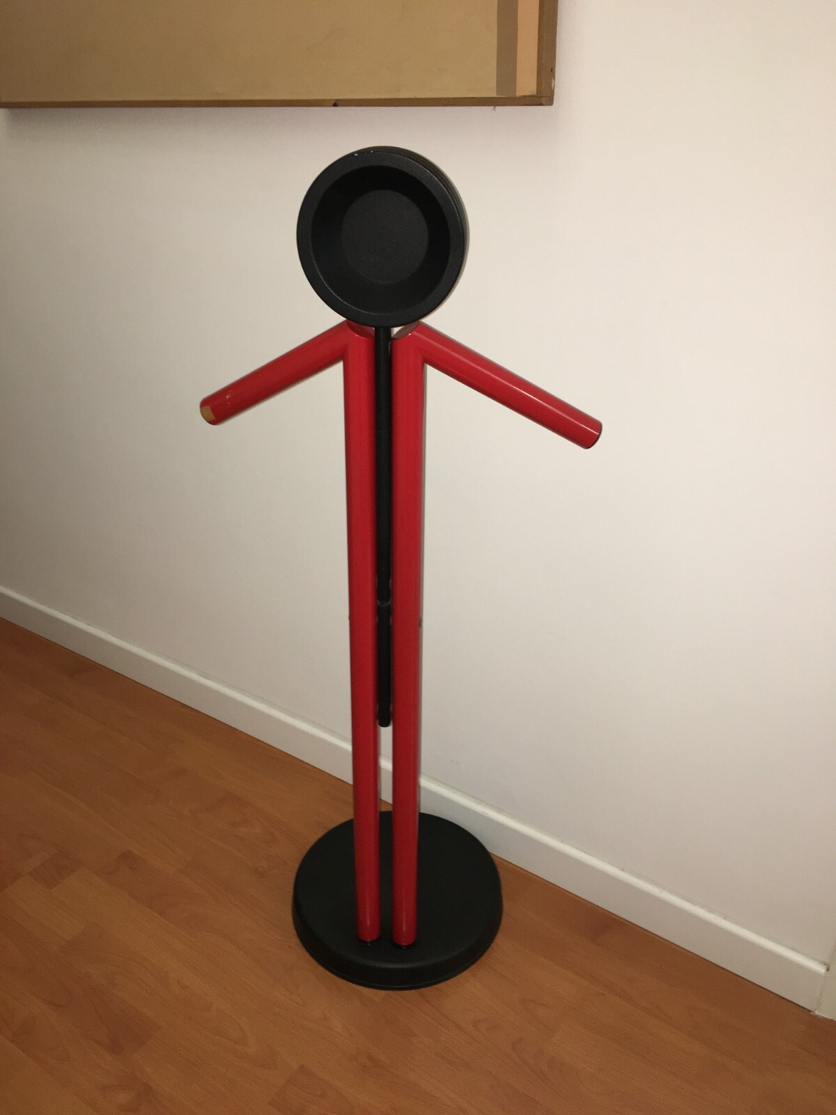 Complemento d'Arredo Di Design: Appendiabiti Stilizzato Marcato Airon
