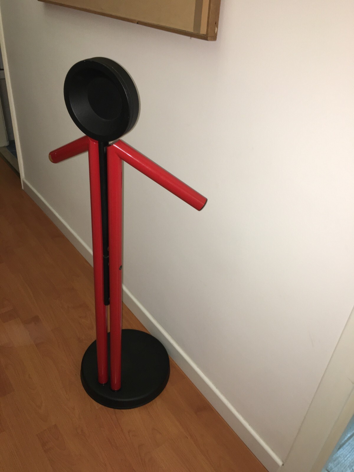 Complemento d'Arredo Di Design: Appendiabiti Stilizzato Marcato Airon