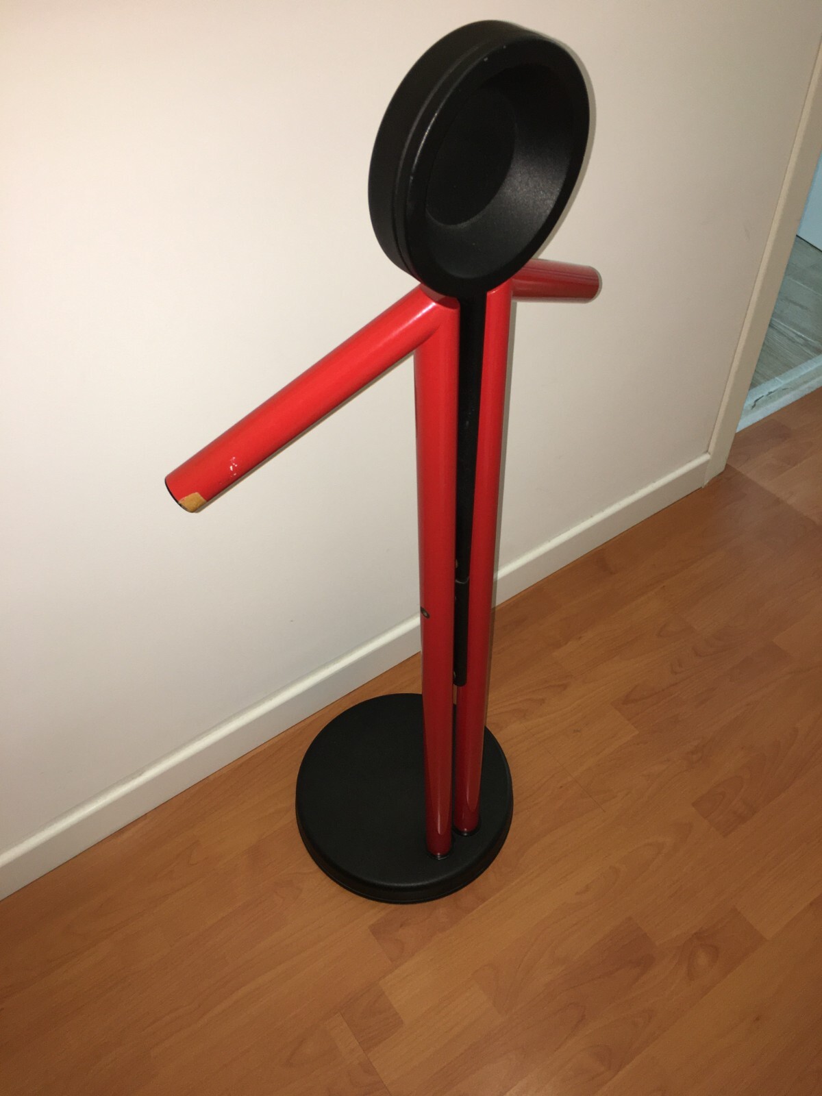 Complemento d'Arredo Di Design: Appendiabiti Stilizzato Marcato Airon