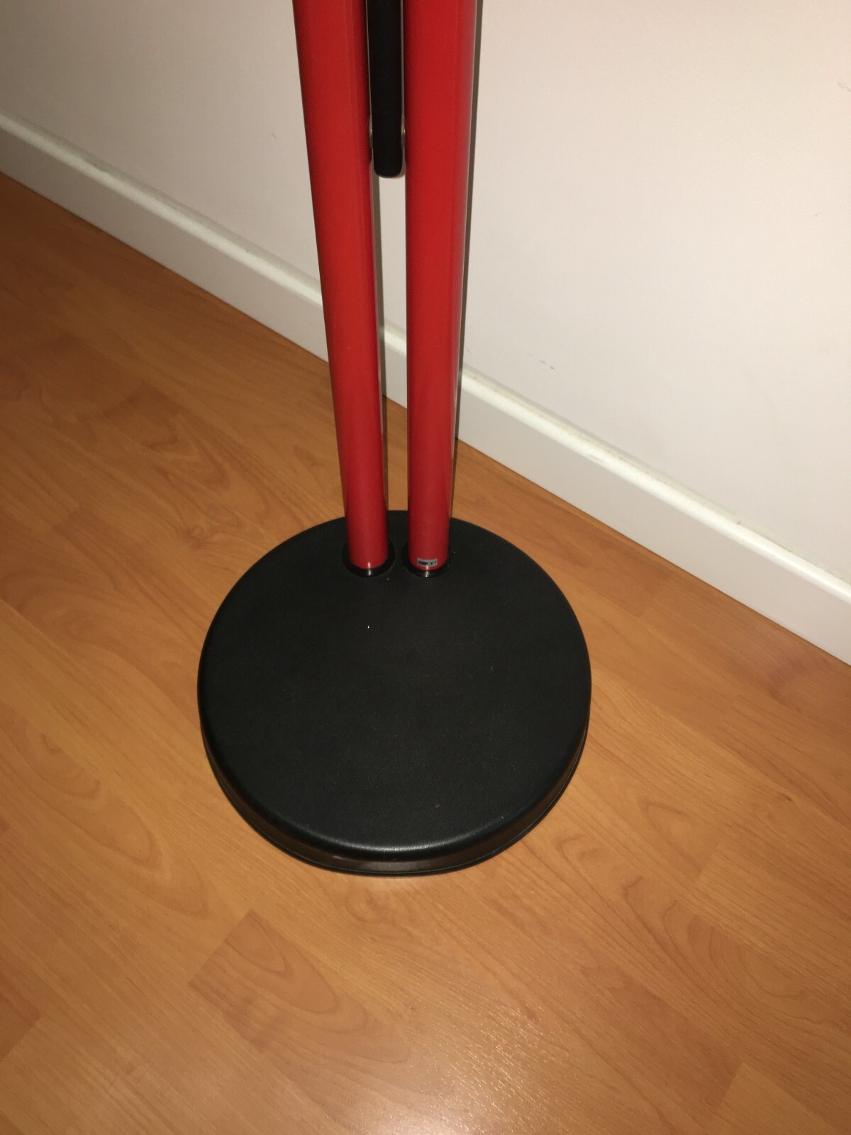 Complemento d'Arredo Di Design: Appendiabiti Stilizzato Marcato Airon