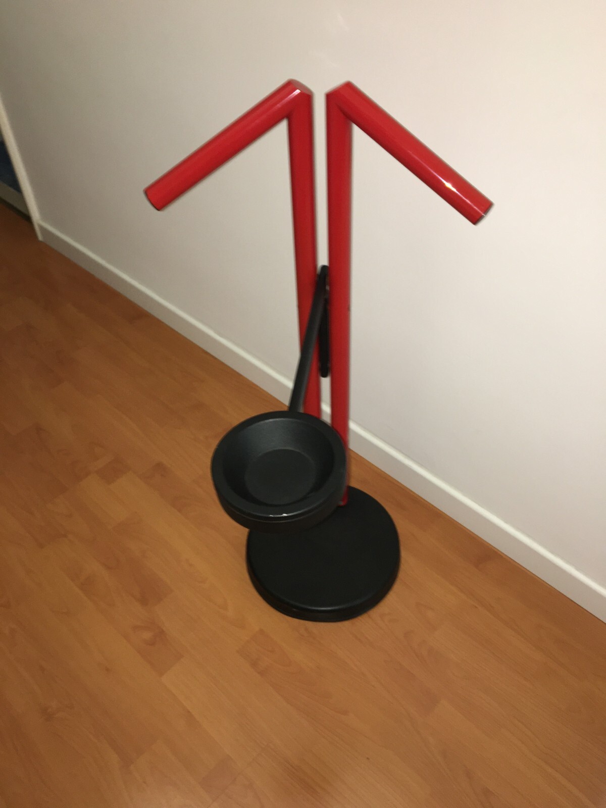 Complemento d'Arredo Di Design: Appendiabiti Stilizzato Marcato Airon