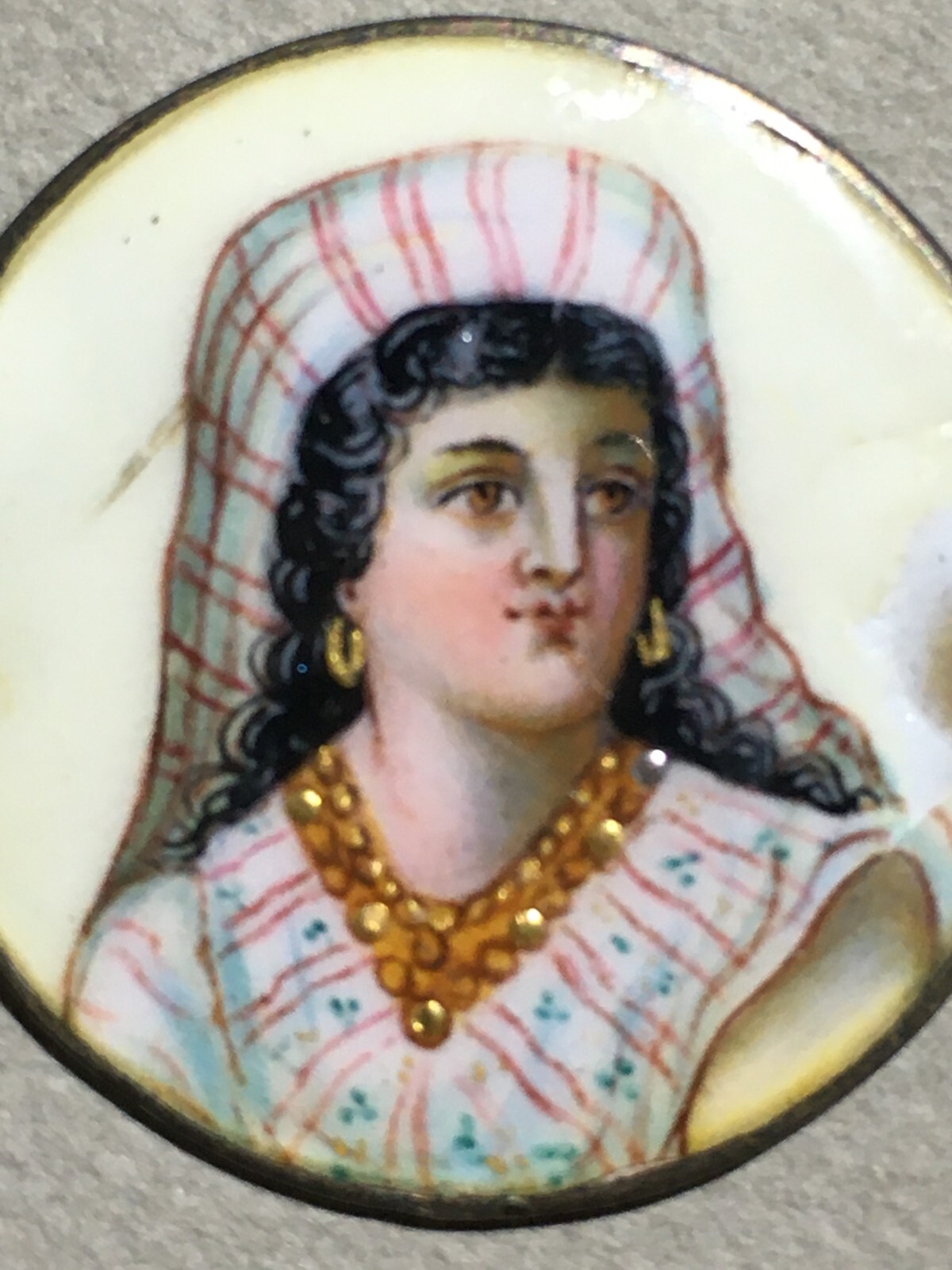 Ritratto Femminile In Costume Tradizionale: Miniatura A Smalto