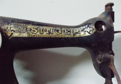 Singer: Antica Macchina Per Cucire d'Epoca Liberty