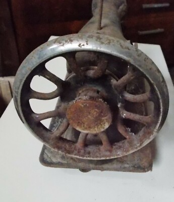 Singer: Antica Macchina Per Cucire d'Epoca Liberty