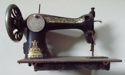 Singer: Antica Macchina Per Cucire d'Epoca Liberty