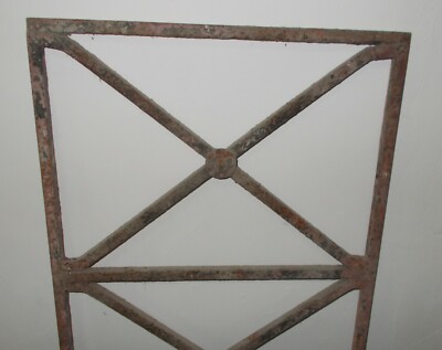 Grata Decorativa In Ferro Battuto Della Metà Dell'Ottocento