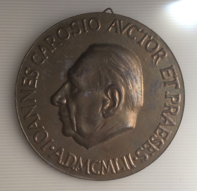 Placca Metallica Pubblicitaria Artistica Con Ritratto In Rilievo   1952