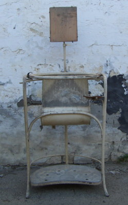 Toilette, Cosmesi E Igiene Personale: Antico Lavabo In Ferro Decorativo