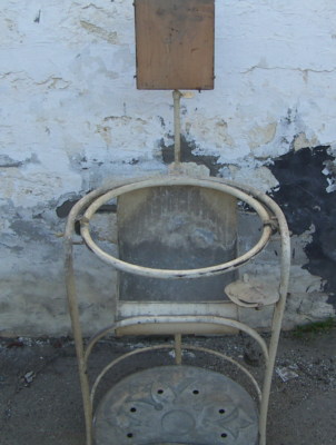 Toilette, Cosmesi E Igiene Personale: Antico Lavabo In Ferro Decorativo