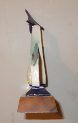Soprammobile Pubblicitario: Scultura In Ceramica Con Pinguino E Aereo