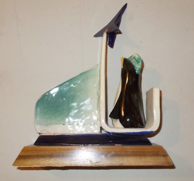 Soprammobile Pubblicitario: Scultura In Ceramica Con Pinguino E Aereo