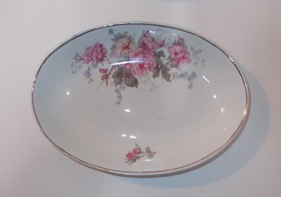 Insieme Di Ceramiche Floreali Della Manifattura Richard