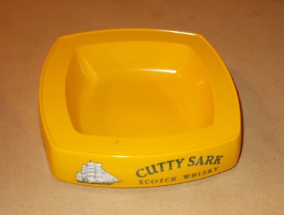 Cutty Sark Scotch Whisky: Posacenere Pubblicitario E Rendi Resto In Plastica Mebel
