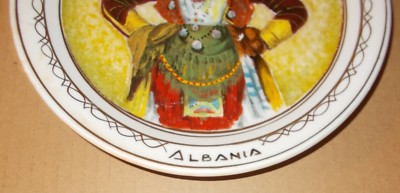 Folklore: Costumi Popolari Albanesi   Albania, Tirana   Piatto Policromo Decorativo