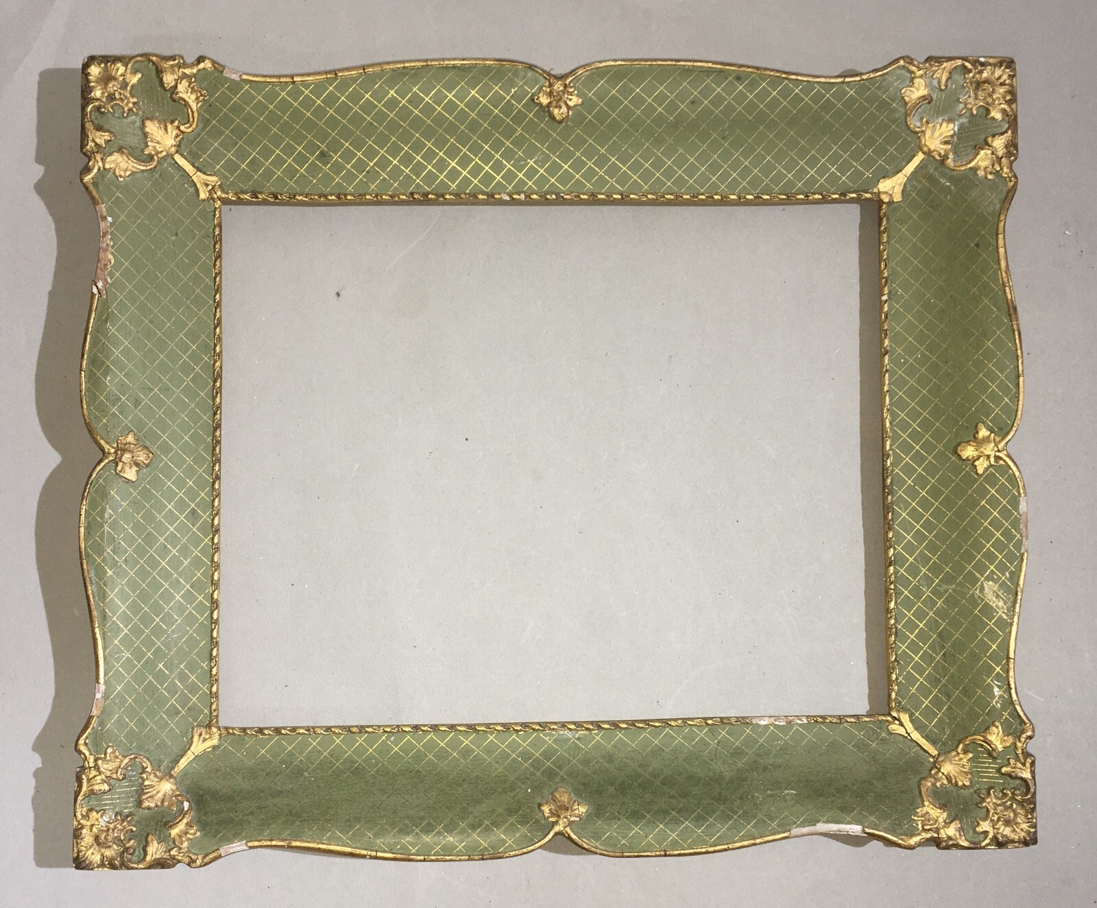 Cornice d'Epoca In Legno Laccato E Dorato Con Fregi