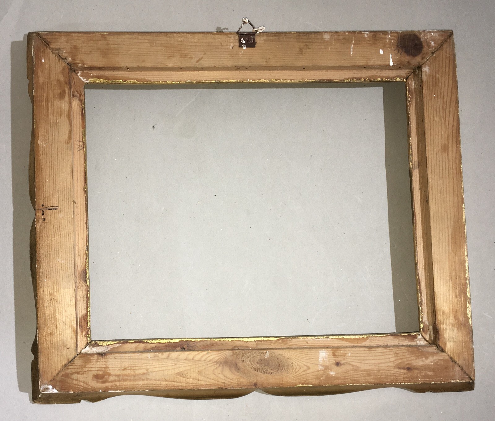 Cornice d'Epoca In Legno Laccato E Dorato Con Fregi