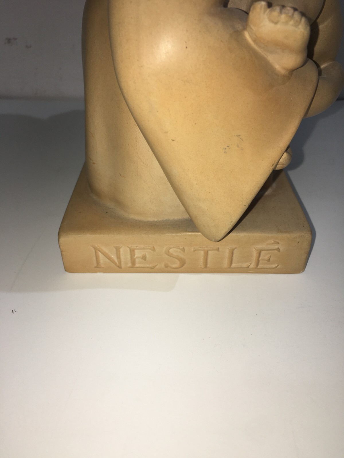 Scultura In Ceramica Zaccagnini Per Nestlé, Maternità (Alma Mater)