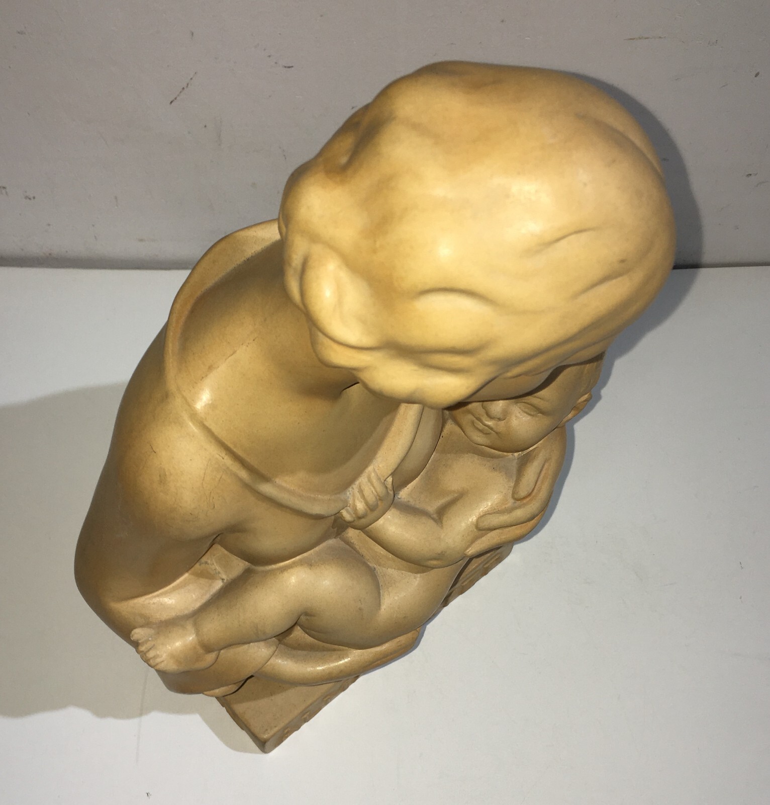 Scultura In Ceramica Zaccagnini Per Nestlé, Maternità (Alma Mater)