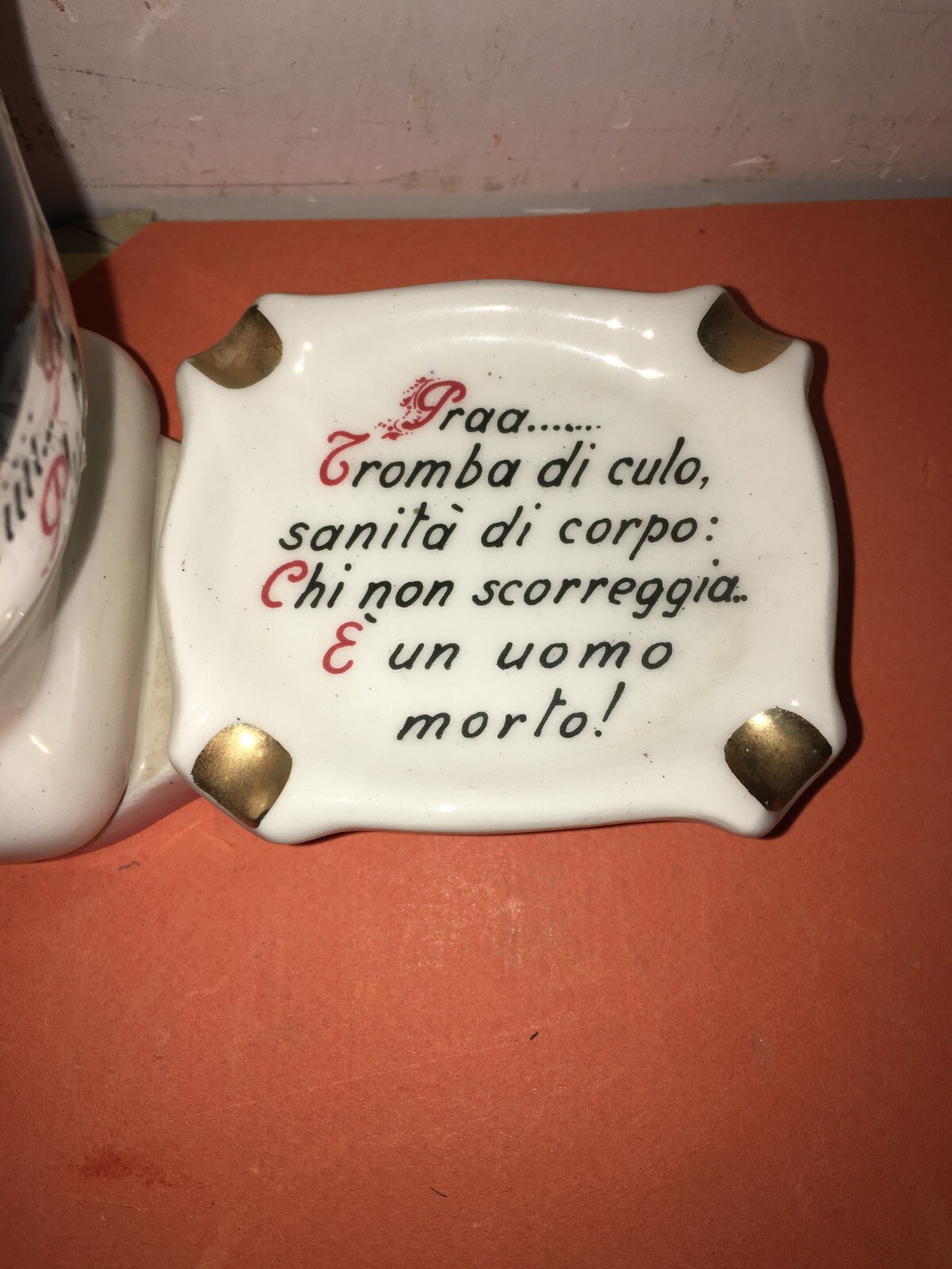 Umorismo, Sanitaria, Cessi, Scorregge: Divertente Posacenere Da Collezione Figurato