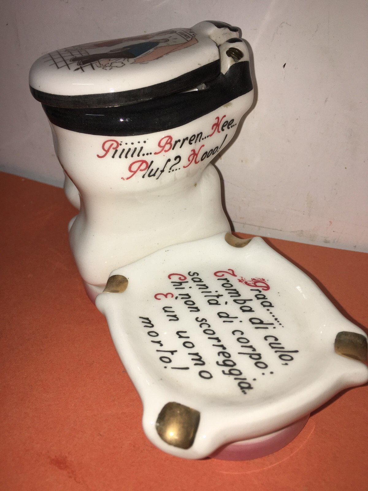 Umorismo, Sanitaria, Cessi, Scorregge: Divertente Posacenere Da Collezione Figurato