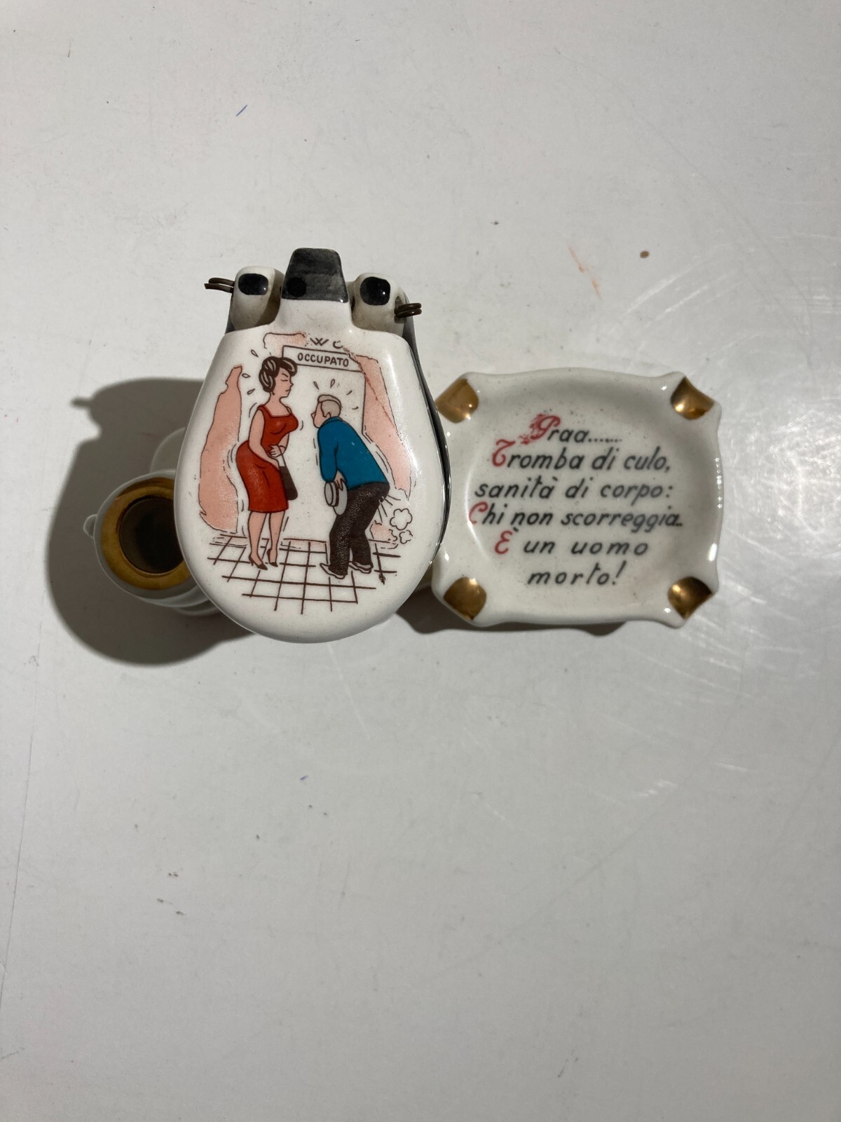 Umorismo, Sanitaria, Cessi, Scorregge: Divertente Posacenere Da Collezione Figurato