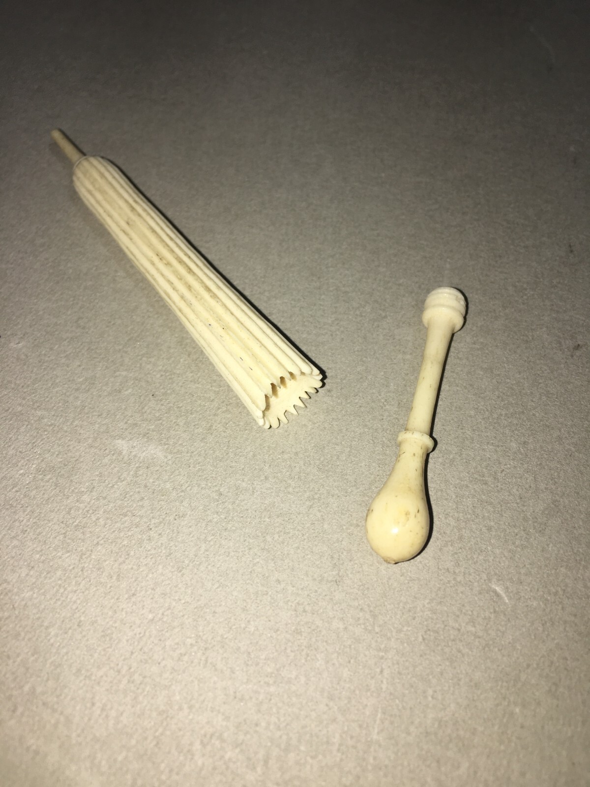 Agoraio Antico A Forma Di Ombrello In Osso