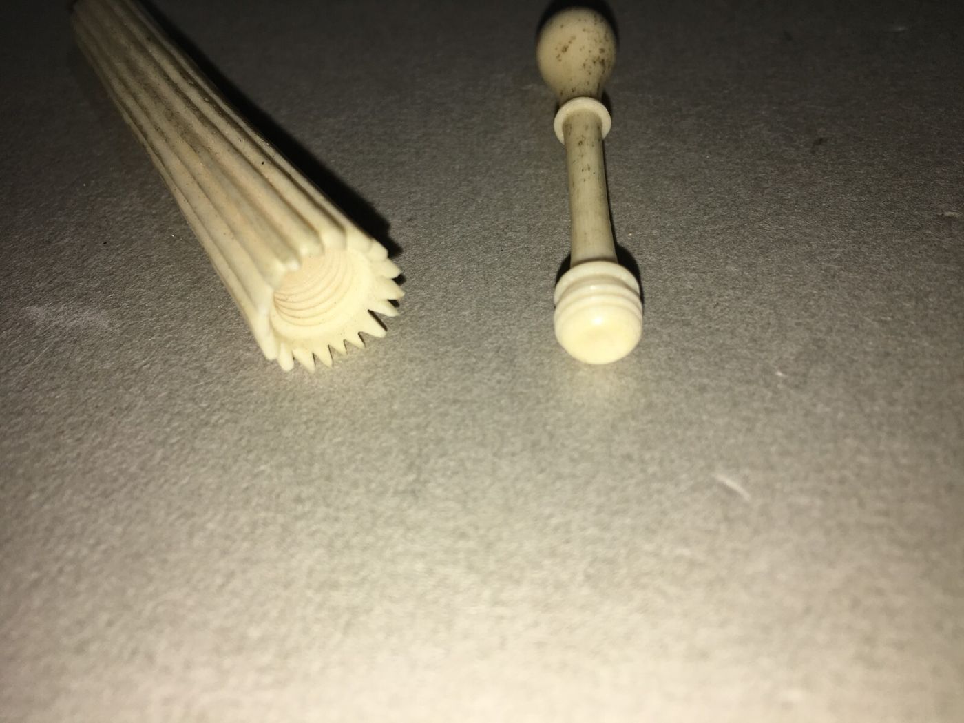 Agoraio Antico A Forma Di Ombrello In Osso