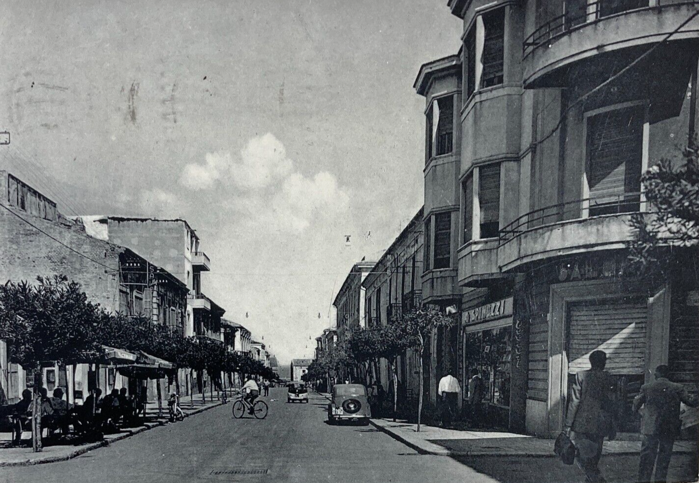 Molise, Termoli: Veduta d'Epoca Animata Di Corso Nazionale Con Automobili E Negozio Spinozzi