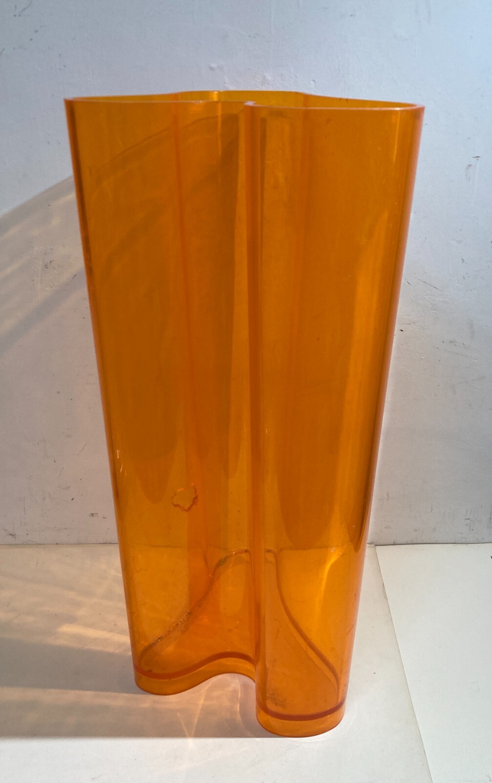Vaso Portaombrelli Guzzini In Plastica, Design Stilizzato