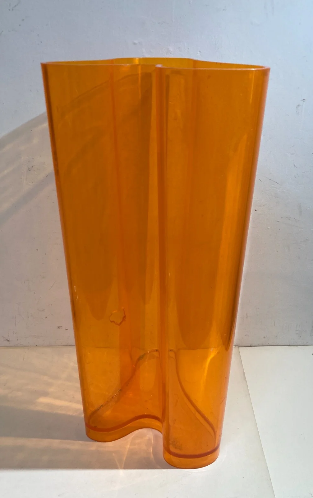 Vaso Portaombrelli Guzzini in Plastica, Design Stilizzato