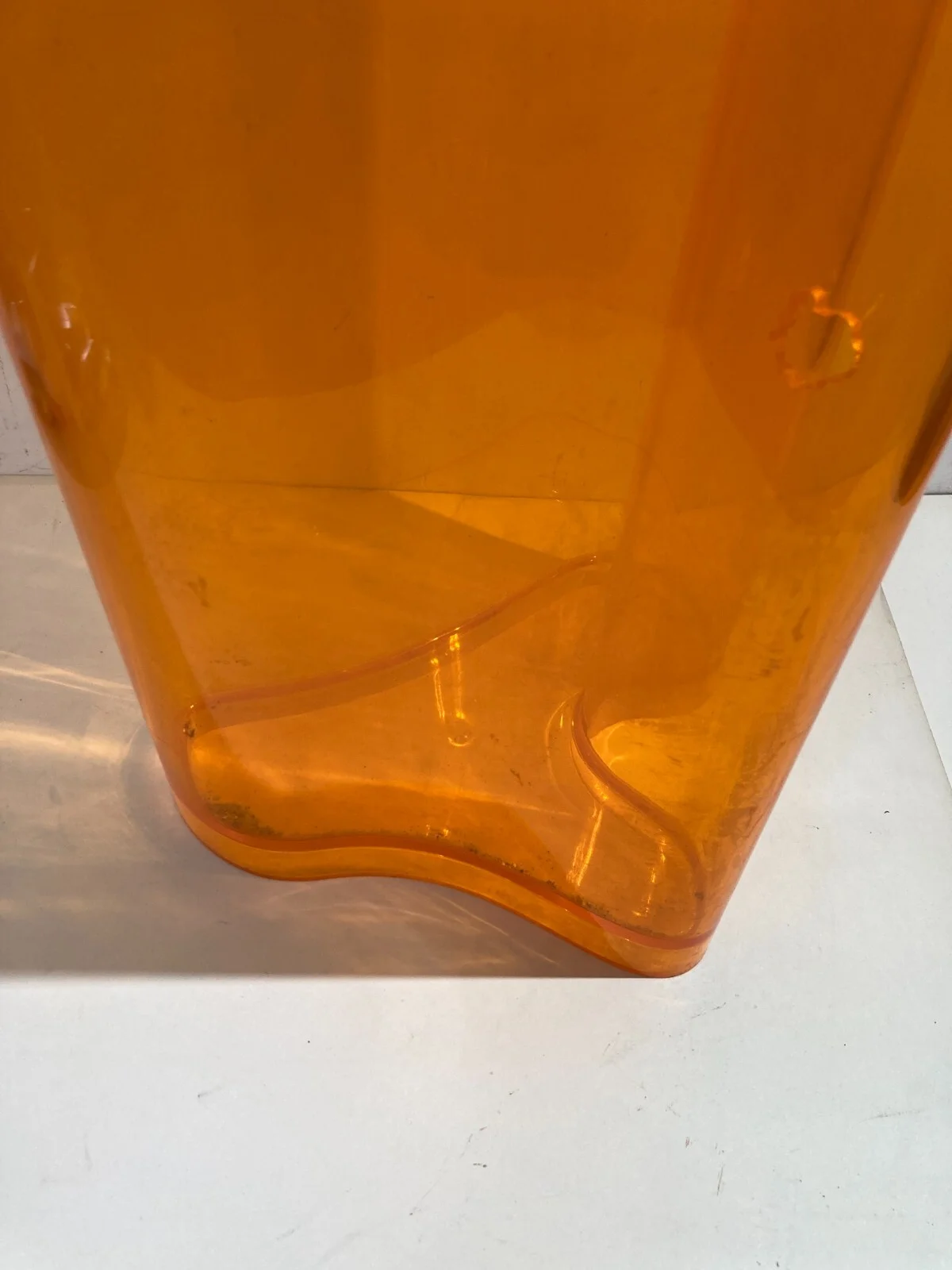 Vaso Portaombrelli Guzzini in Plastica, Design Stilizzato