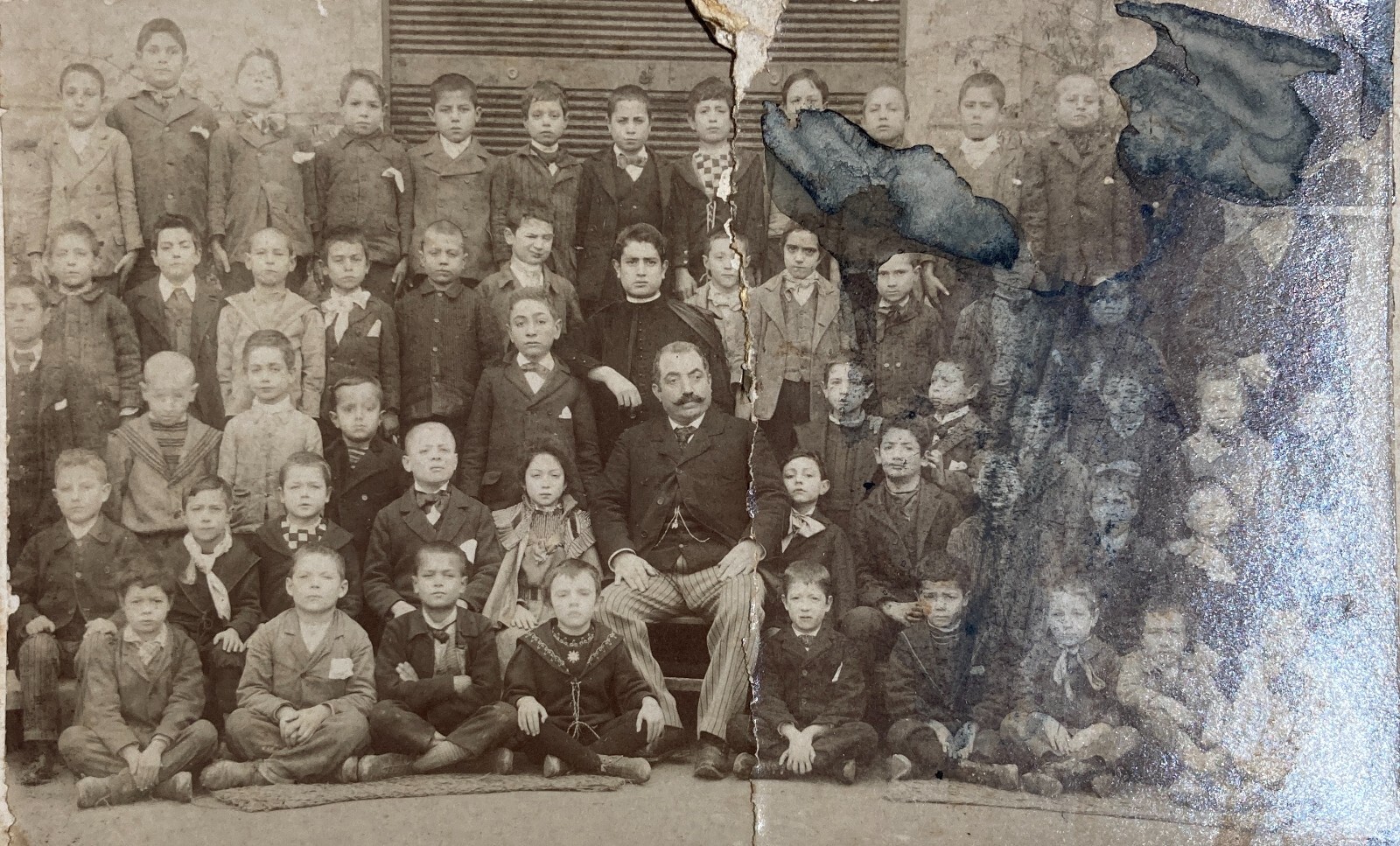 Antica Fotografia Originale Di Gruppo, Belluno, Fotografo Zanolin, Fine XIX Secolo