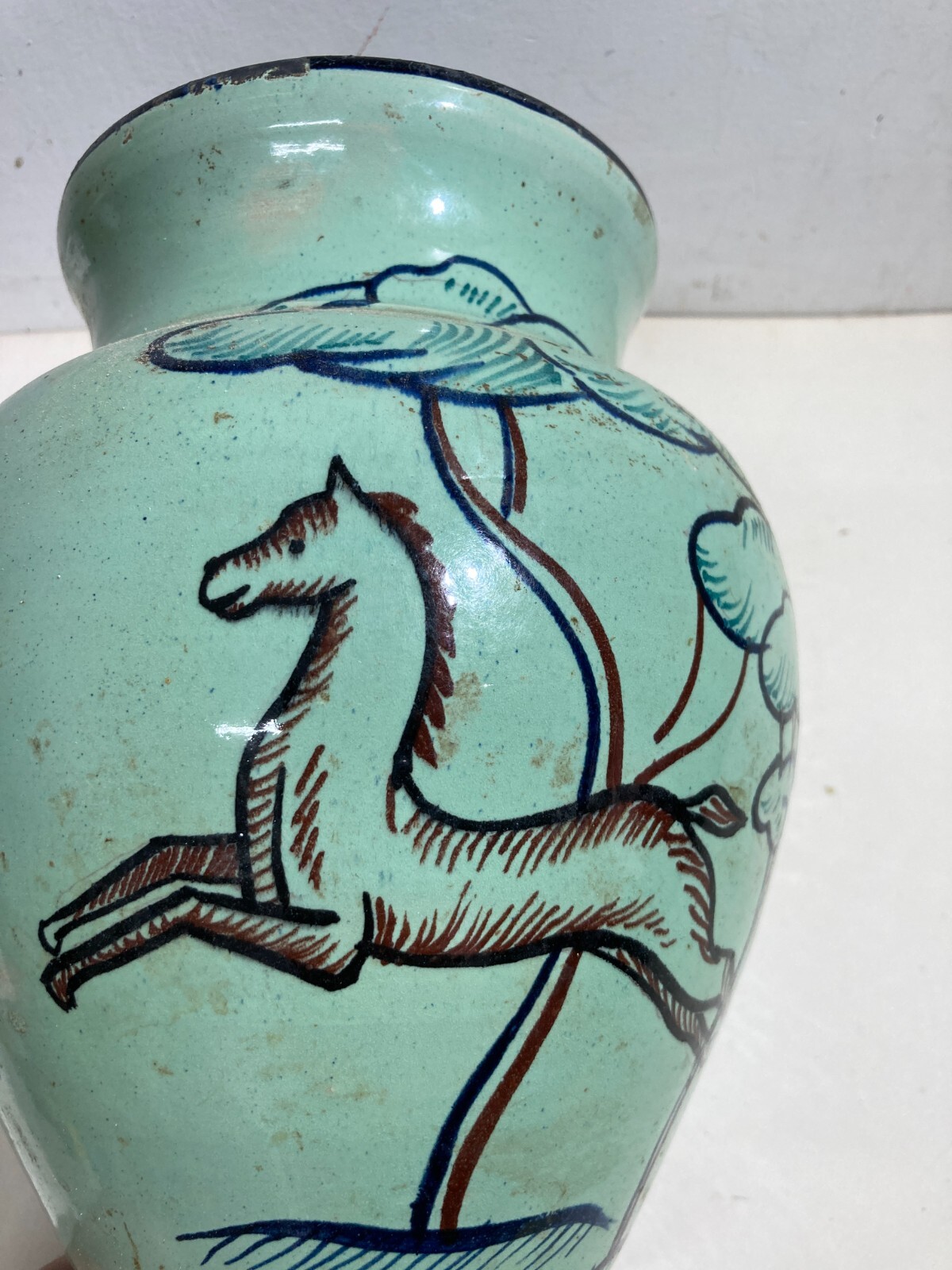 Vaso In Ceramica Decorativa Del '900, Stile Giò Ponti Con Cavalli