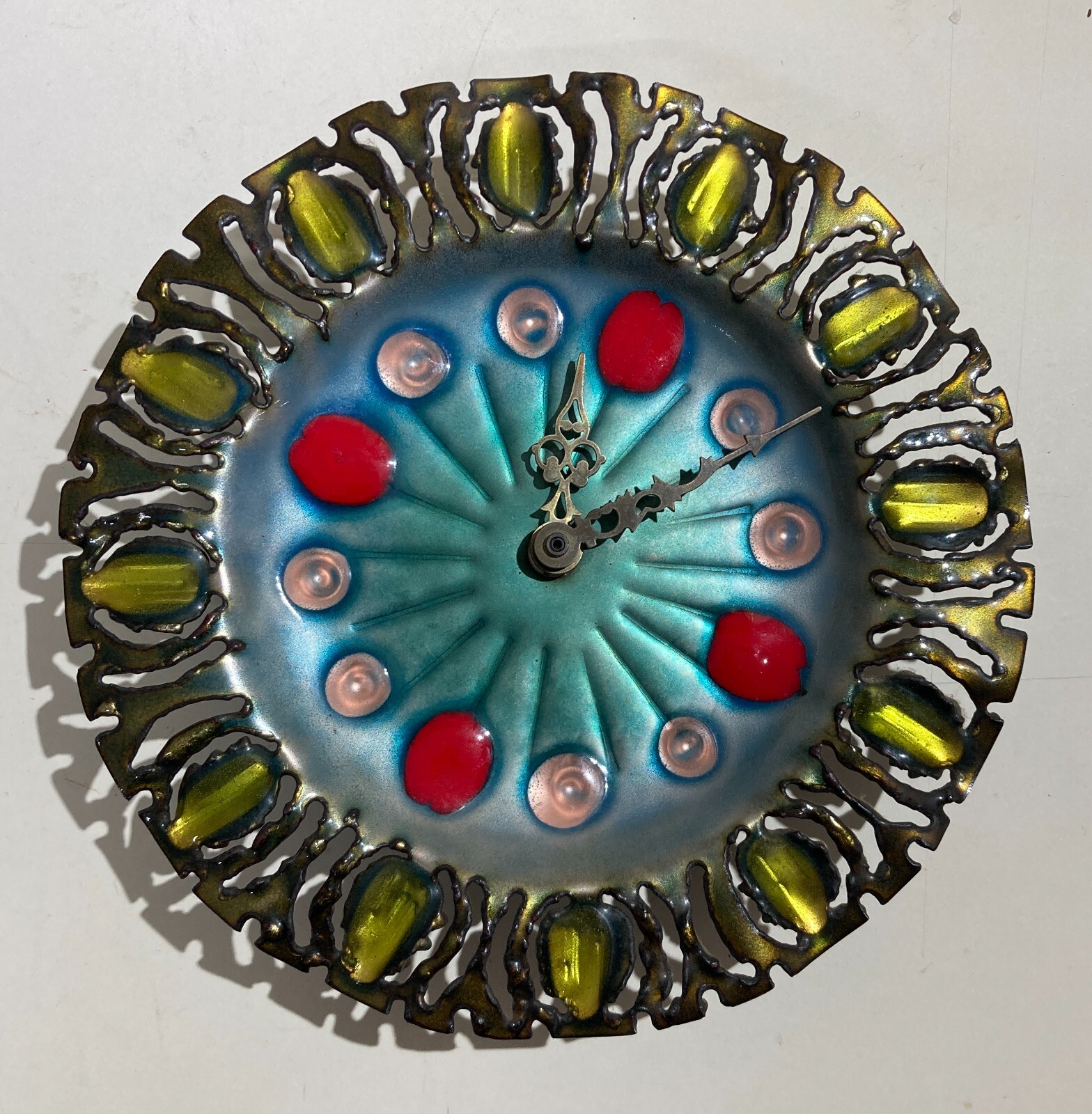 Orologio d'Epoca Decorativo In Metallo Traforato E Smaltato, Kienzle (Laurana/De Poli)