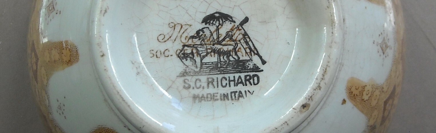 Antica Tazza In Ceramica Richard Con Decorazione Merletto