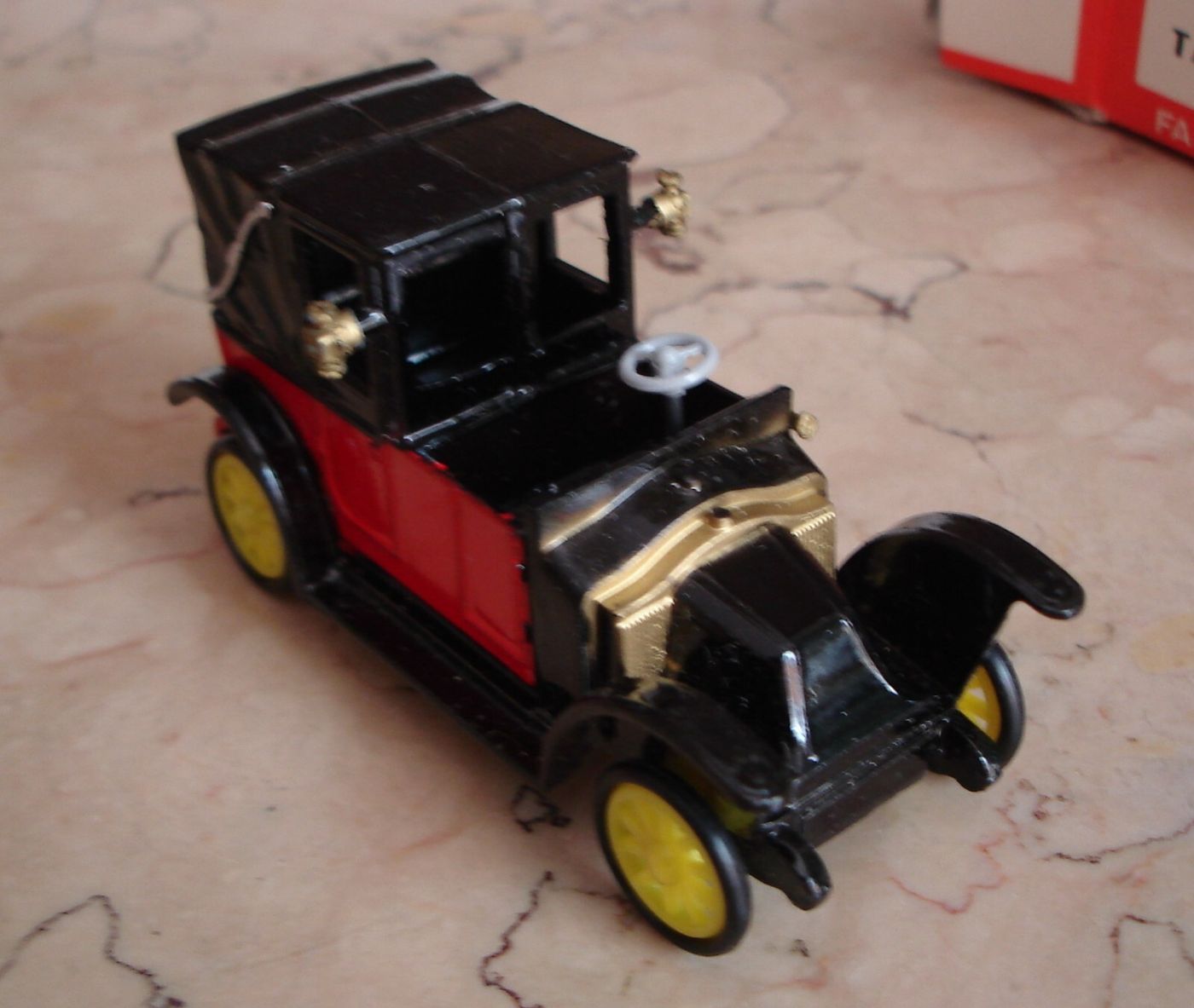 Giochi Da Collezione: Automobilina d'Epoca Renault 1907 Taxi De La Marne