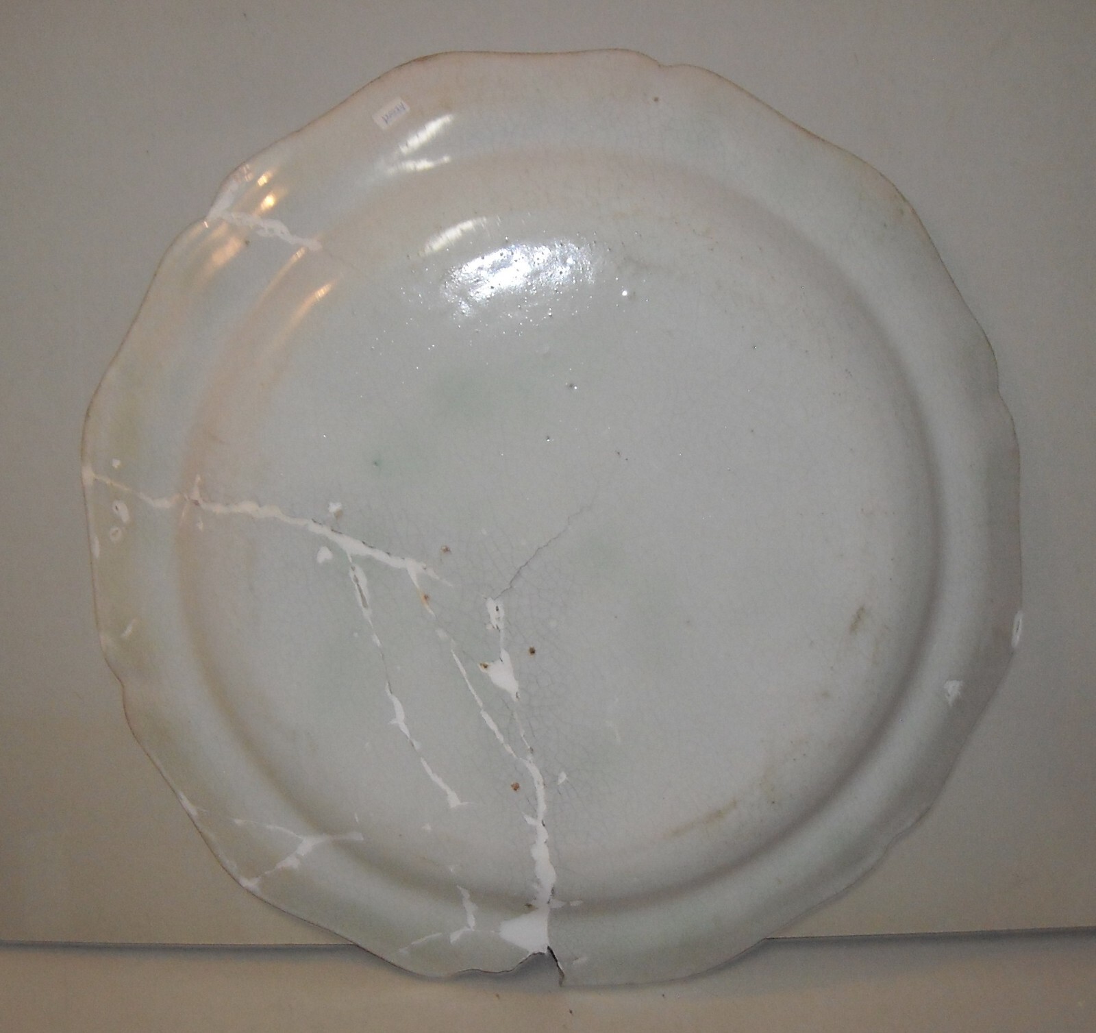 Antica Maiolica Napoletana: Piatto d'Epoca Con Decori Floreali (ceramica Da Restaurare)