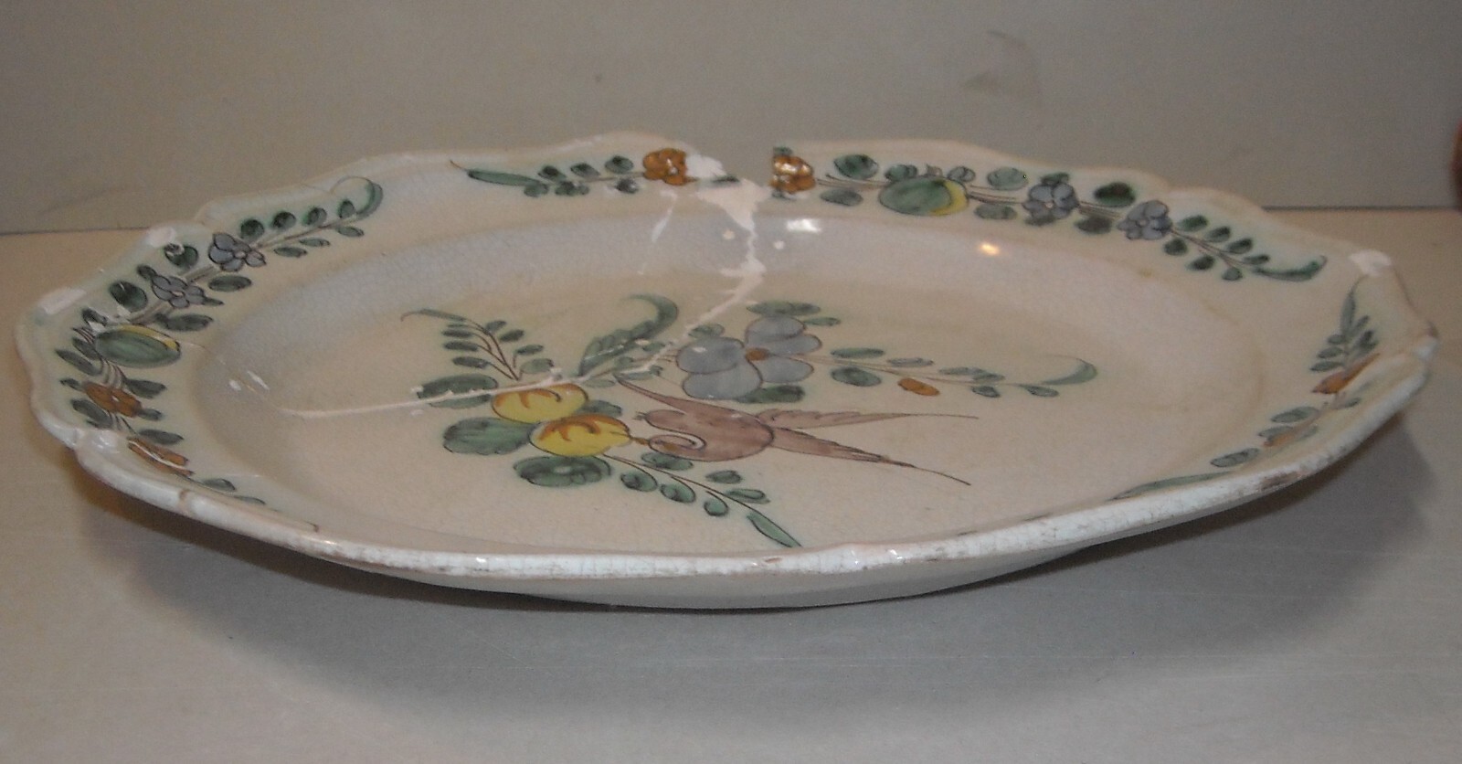 Antica Maiolica Napoletana: Piatto d'Epoca Con Decori Floreali (ceramica Da Restaurare)