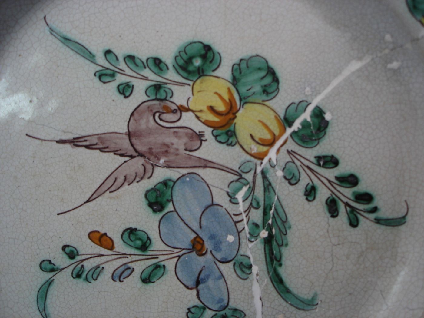 Antica Maiolica Napoletana: Piatto d'Epoca Con Decori Floreali (ceramica Da Restaurare)