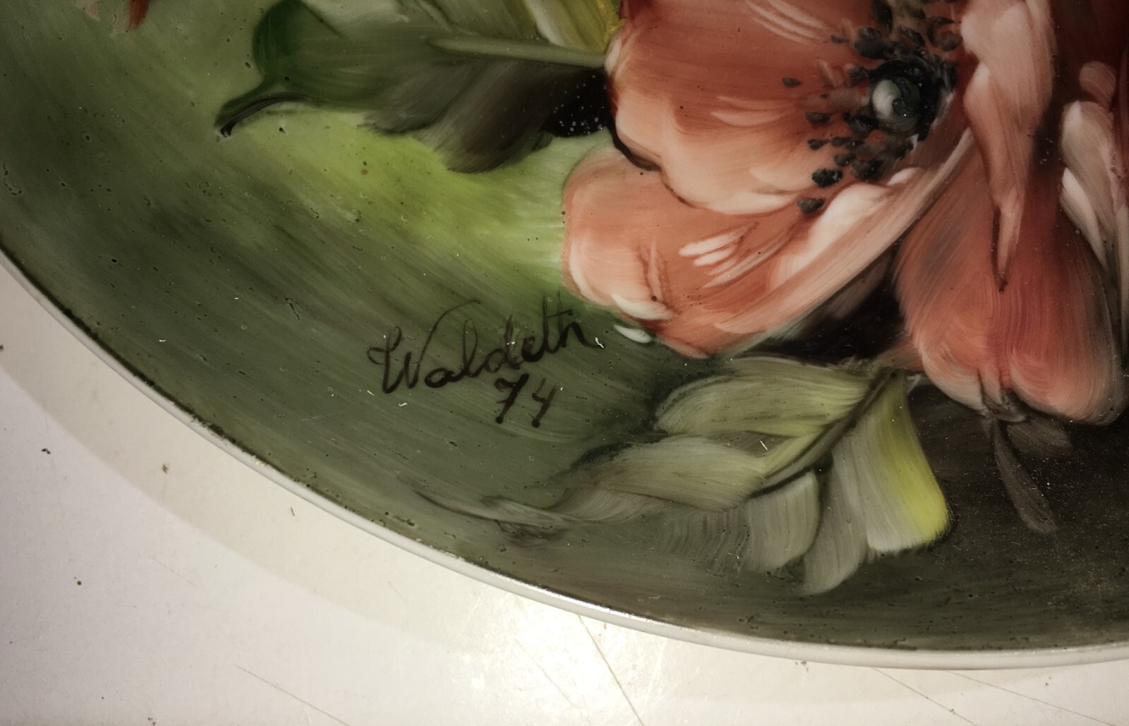 Piatto In Porcellana Dipinto A Mano Con Decoro Floreale, Waldeth, 1974