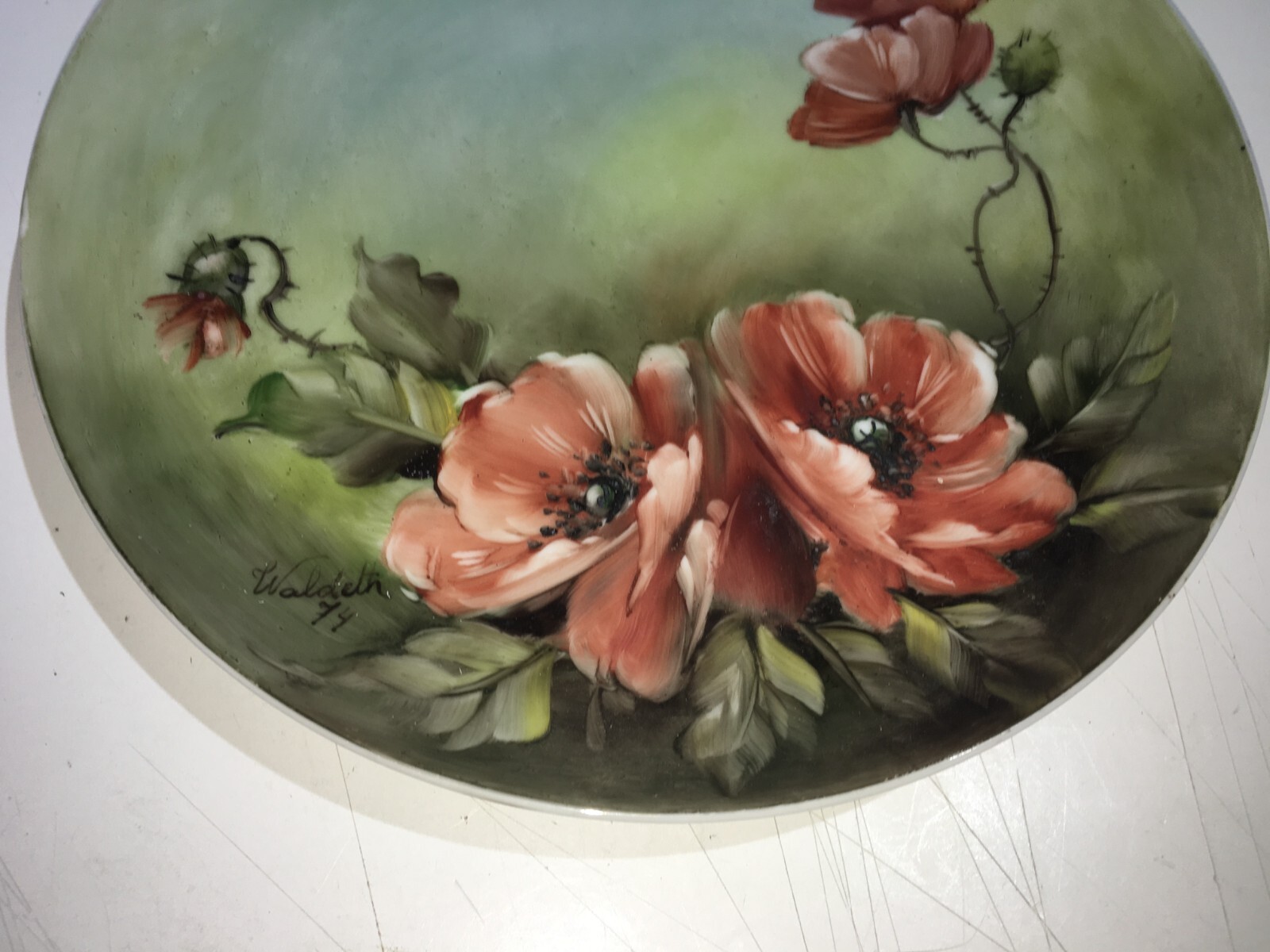 Piatto In Porcellana Dipinto A Mano Con Decoro Floreale, Waldeth, 1974